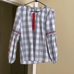Women’s small shirt.